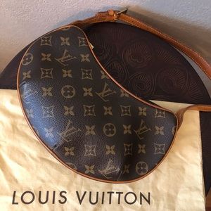 Louis Vuitton Croissant
